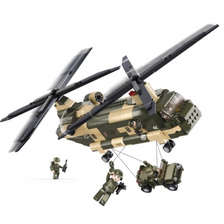 Sluban Chinook helikopter met jeep