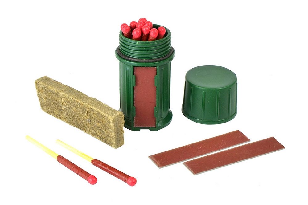 Lucifers UCO wind/waterproof met vuurstart setje in koker